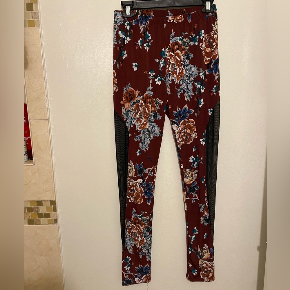 Maroon Floral Leggings / Size M